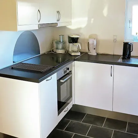 Two-bedroom Holiday In 29 بيت للعطل هالس
