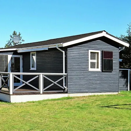 Two-bedroom Holiday In 29 *